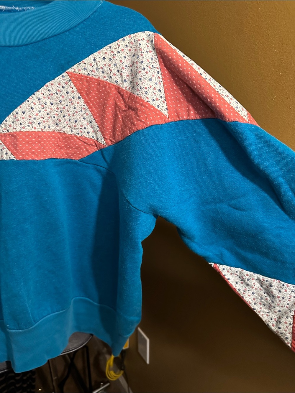 Handmade Sweater with patchwork - Picture 3 of 7